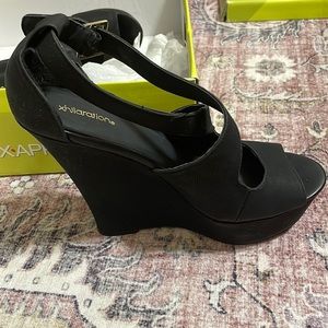Black wedge